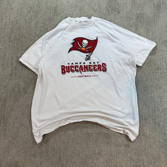 Fanatics Other - Fanatics White Tampa Bay Buccaneers T-Shirt